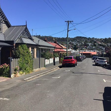 City Townhouse Walking Distance To City Launceston Extérieur photo