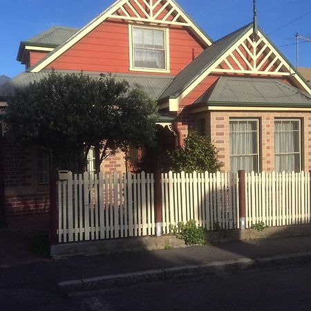 City Townhouse Walking Distance To City Launceston Extérieur photo