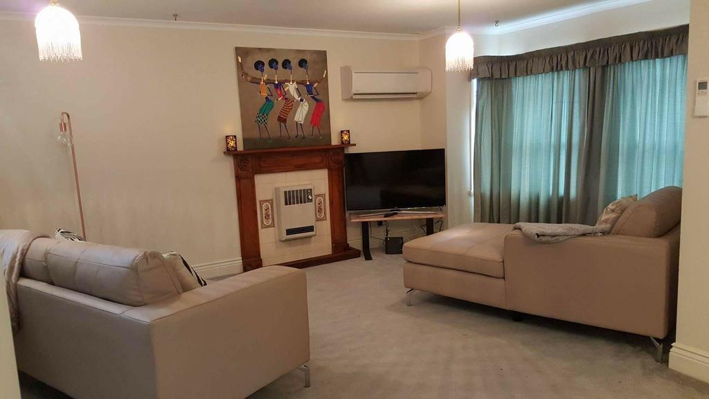 City Townhouse Walking Distance To City Launceston Extérieur photo